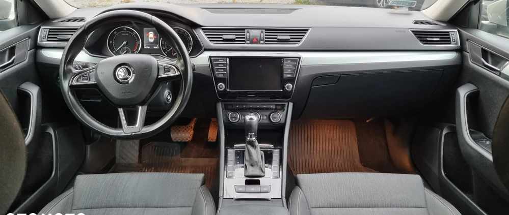 Skoda Superb cena 61900 przebieg: 298700, rok produkcji 2017 z Wojkowice małe 596